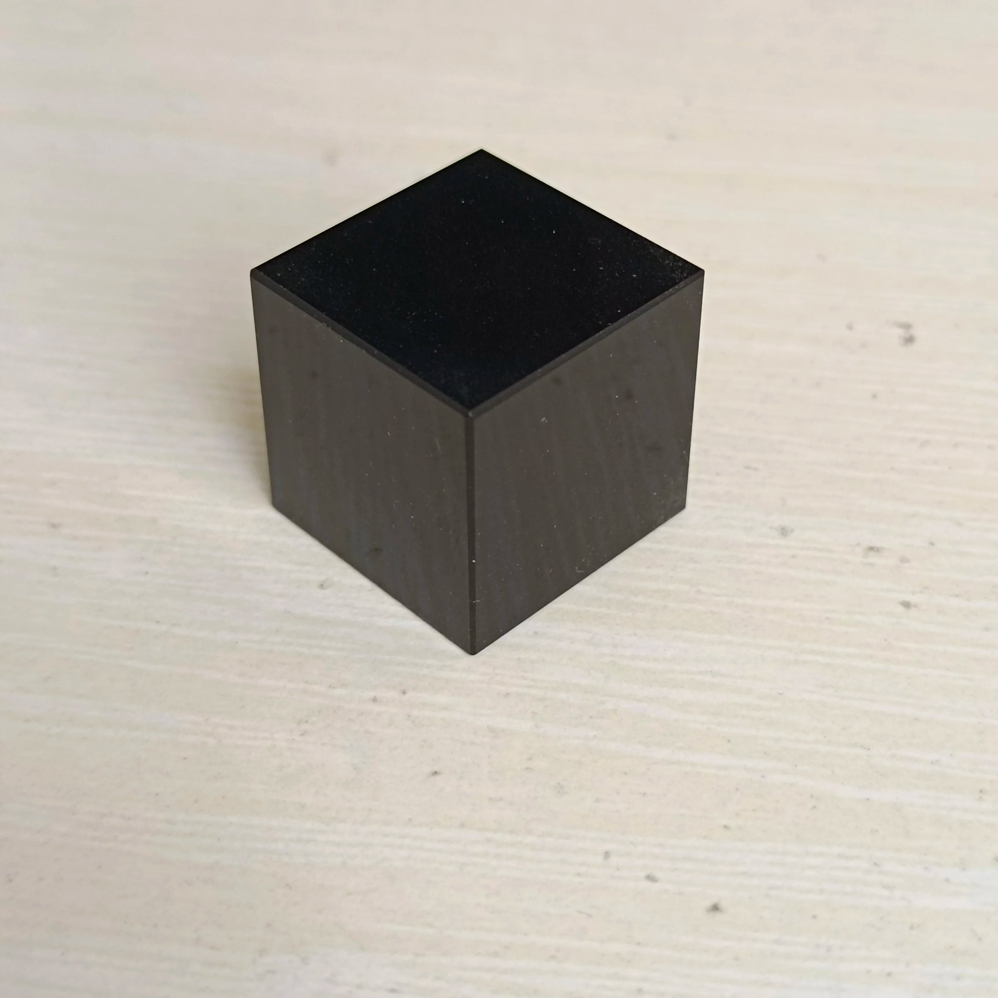 Cube en Obsidienne Noire Force, Clarté & Décoration