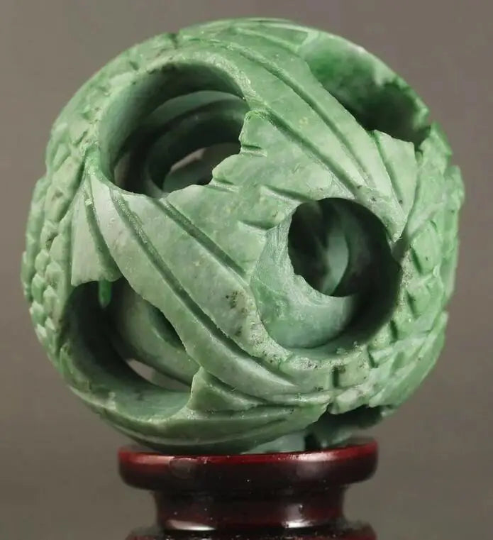 Boule de Canton Sculptée en Jade Vert Énergie Positive & Feng Shui