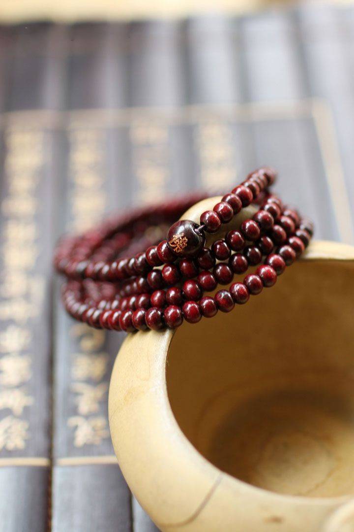Bracelet de Méditation en Bois de Santal multicouche rouge