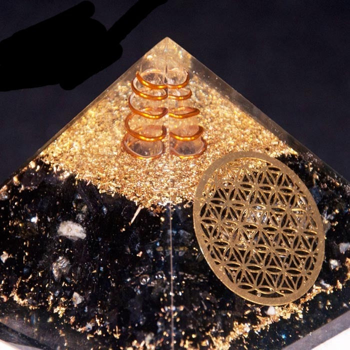 Orgonite Pyramide Fleur de Vie Tourmaline Noire