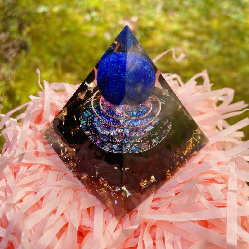 Pyramide Orgonite Artisanale Lapis Lazuli & Obsidienne Noire